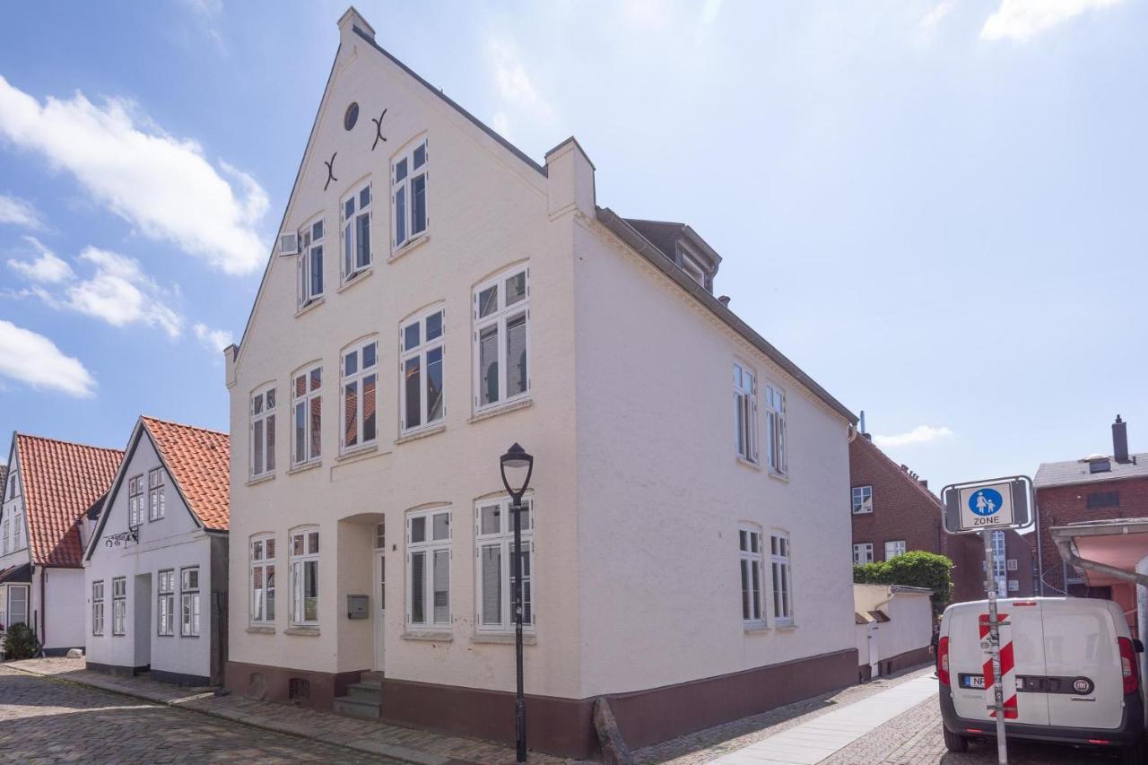 Apartmenthaus Theodor Storm - Unter Sternen Husum  Exterior photo